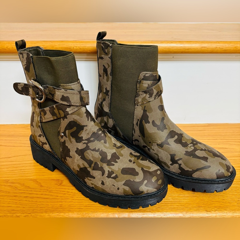 Camouflage Chelsea Combat Boots - Olive Green